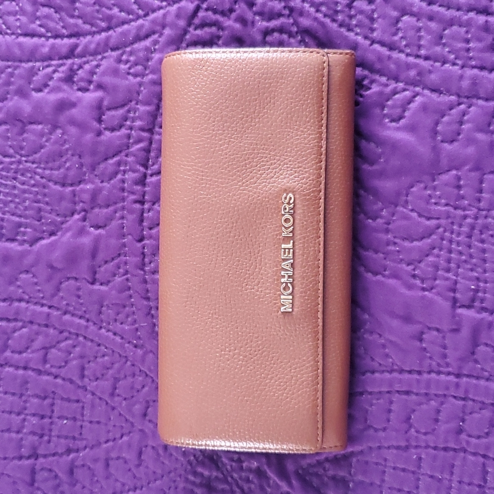 Michael kors wallet